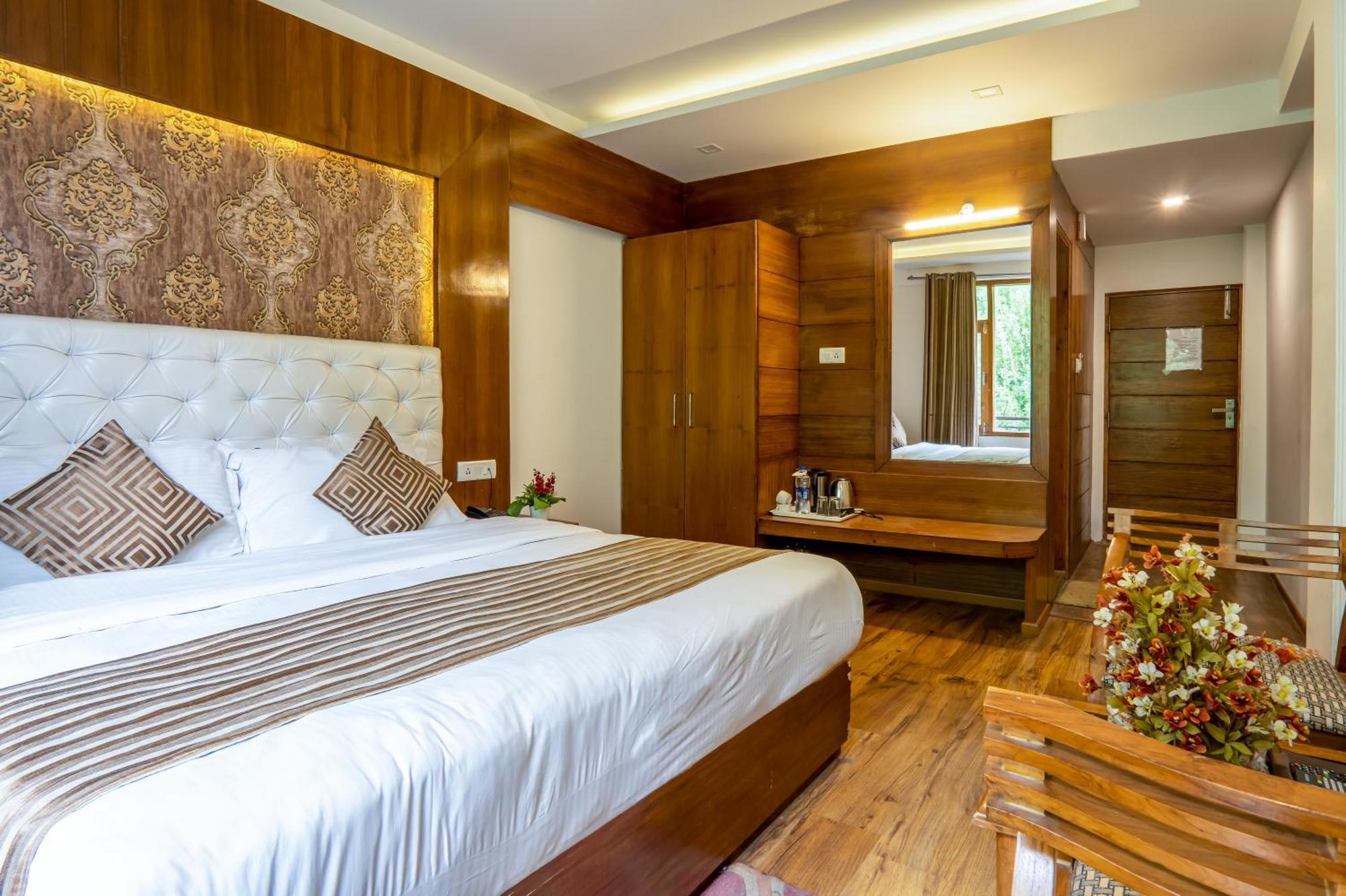 Pristine Inn Manali Exteriér fotografie